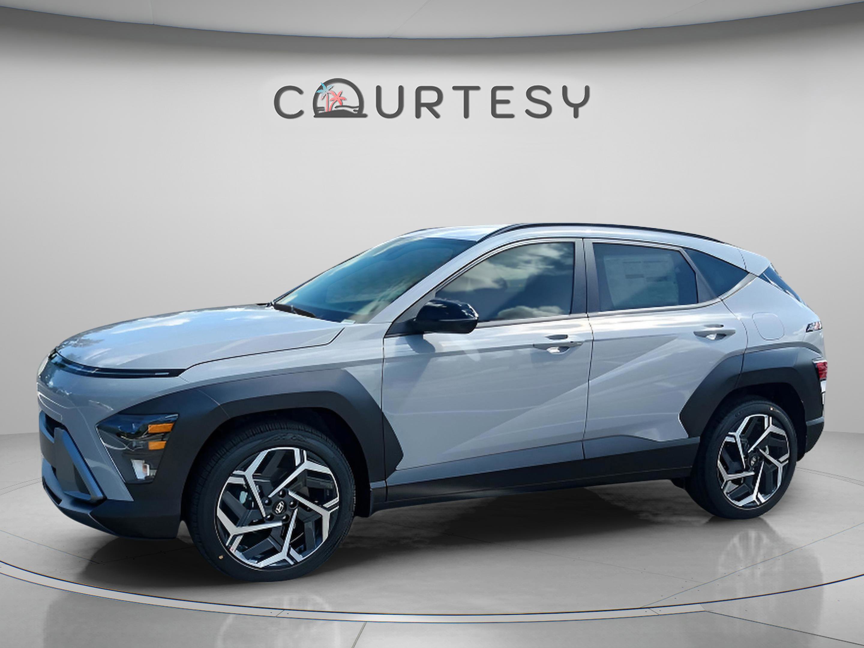 Used 2026 Hyundai Kona SEL Premium FWD image 2