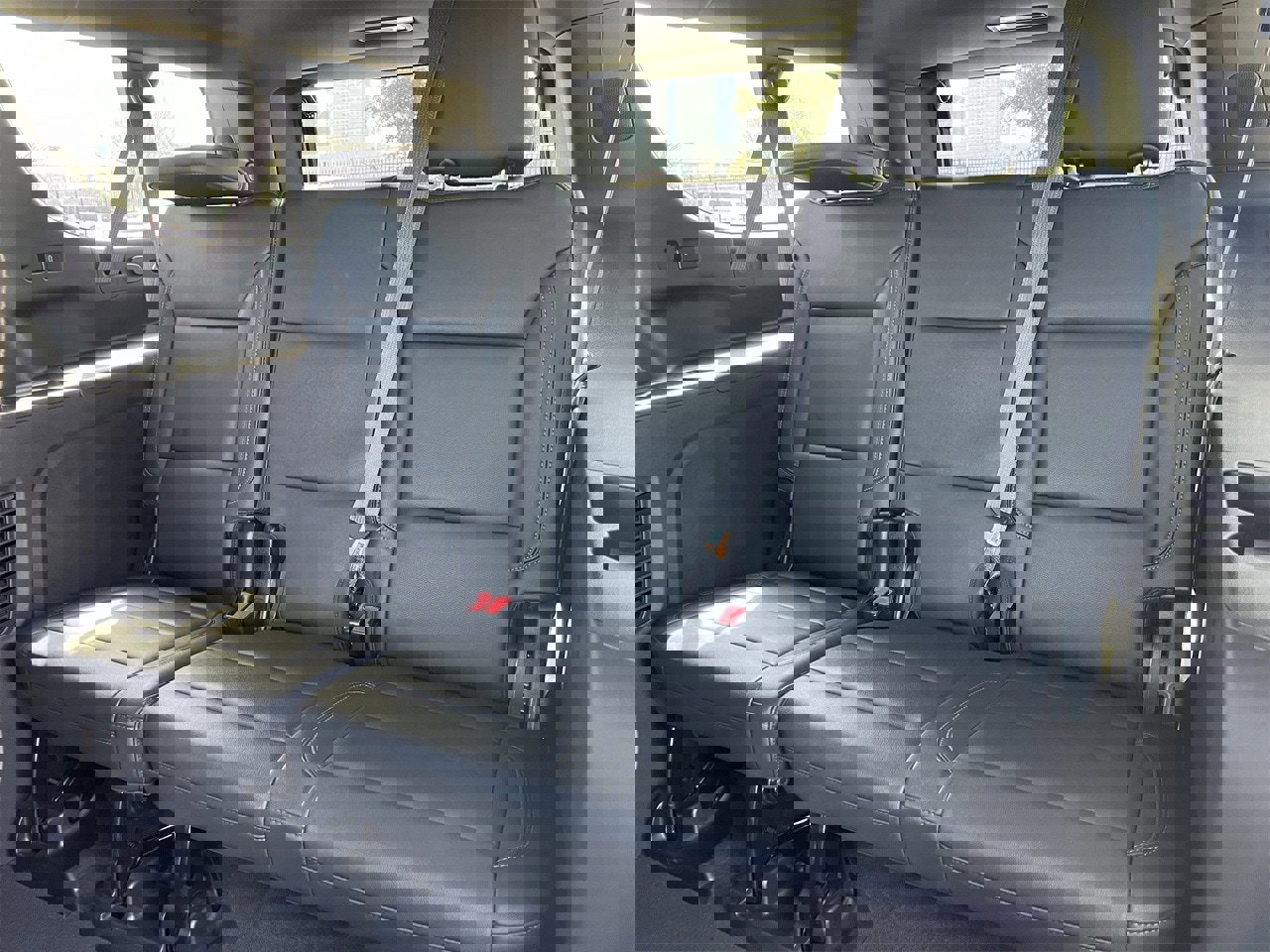 Used 2024 Chevrolet Suburban Z71 w/ Luxury Package image 26