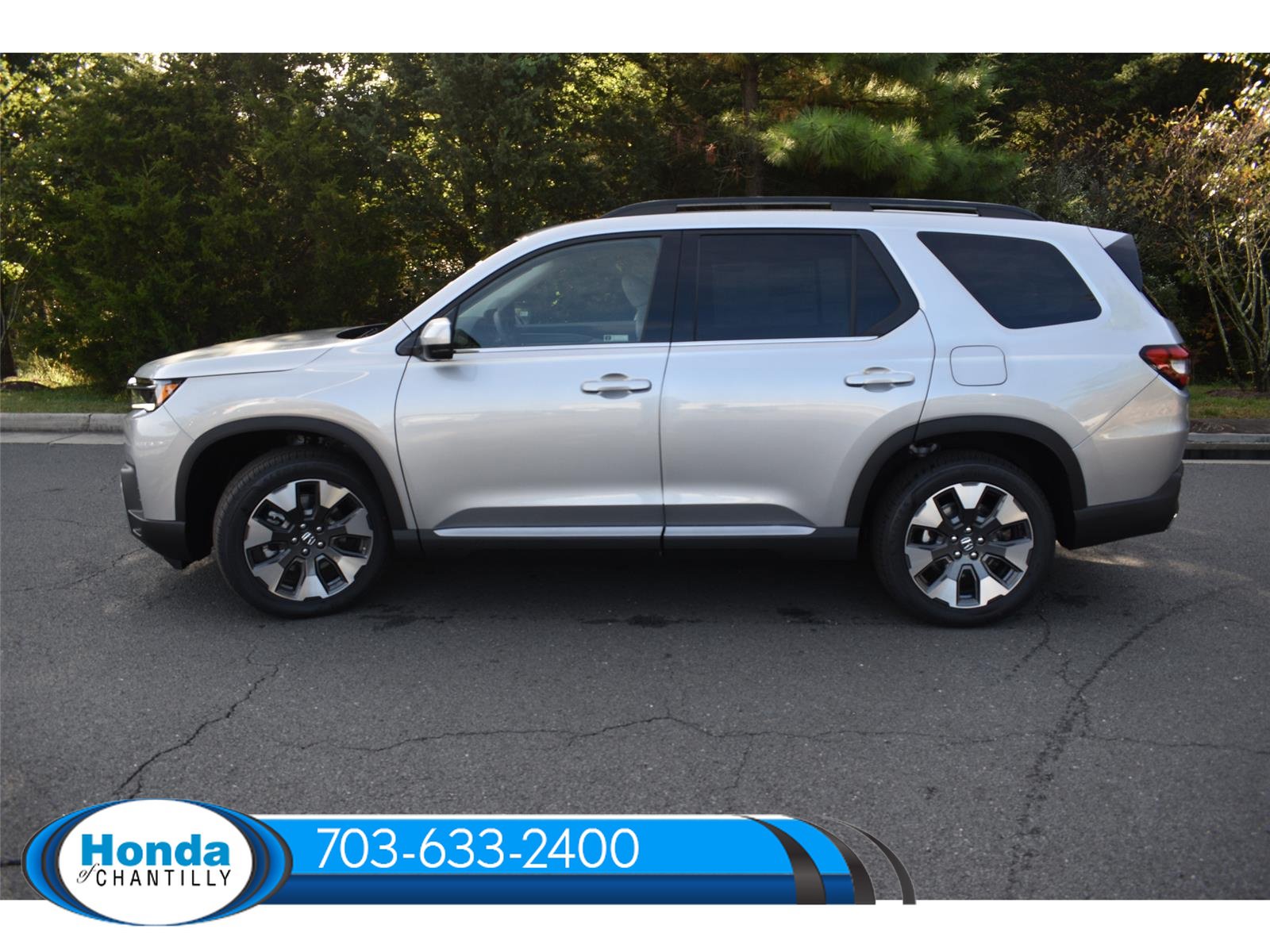 New 2026 Honda Pilot Touring image 4