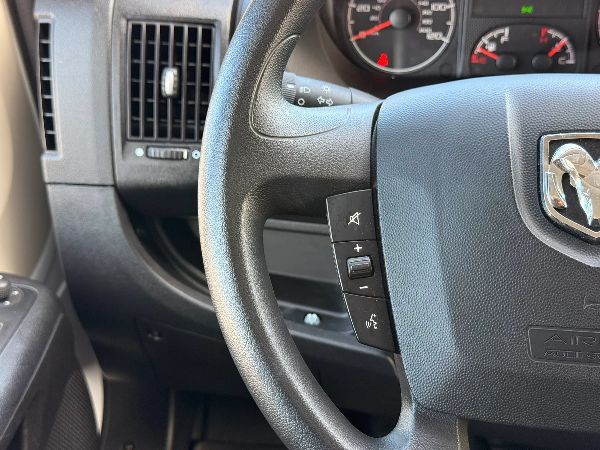 Used 2021 RAM ProMaster 2500 FWD image 33