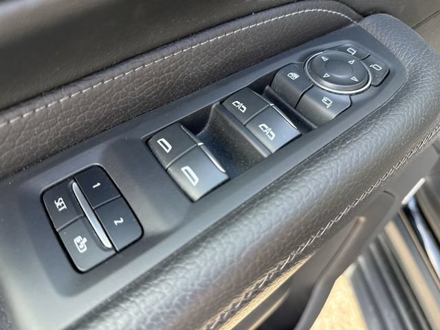 Used 2024 GMC Yukon XL Denali AWD/4WD image 13
