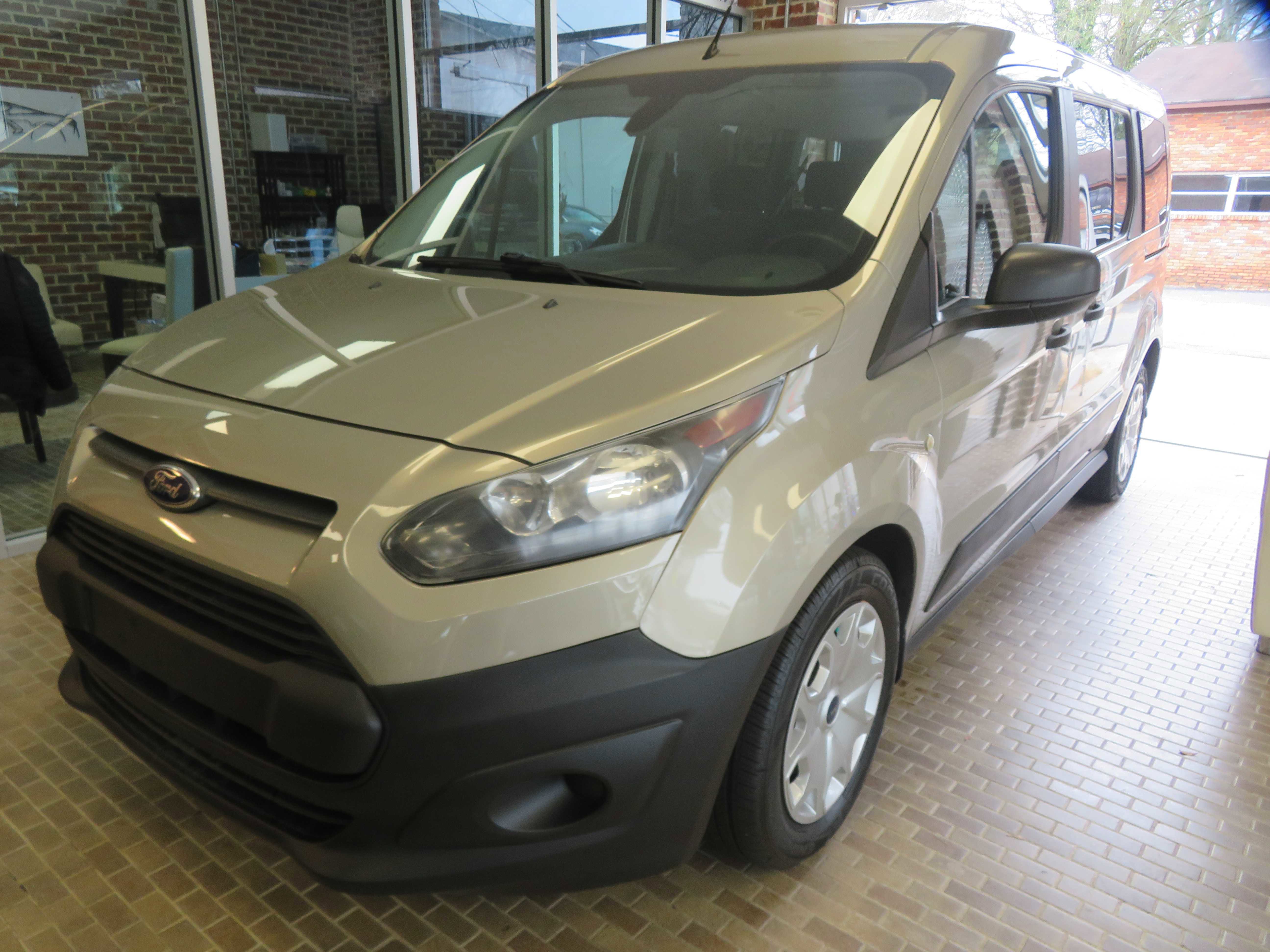 Used 2016 Ford Transit Connect XL image 1