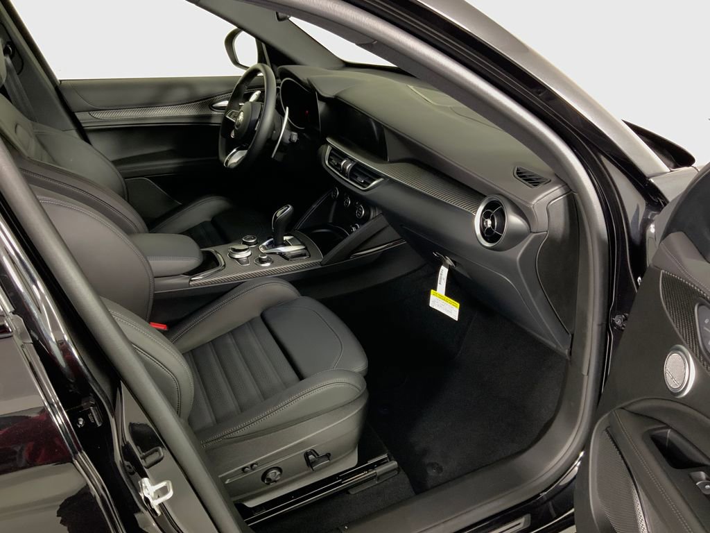 Used 2024 Alfa Romeo Stelvio Quadrifoglio w/ Active Assist Plus Package AWD/4WD image 33