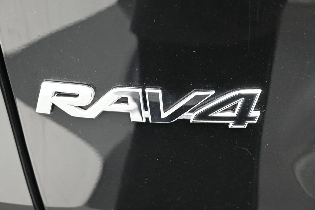 Used 2024 Toyota RAV4 XLE AWD/4WD image 11