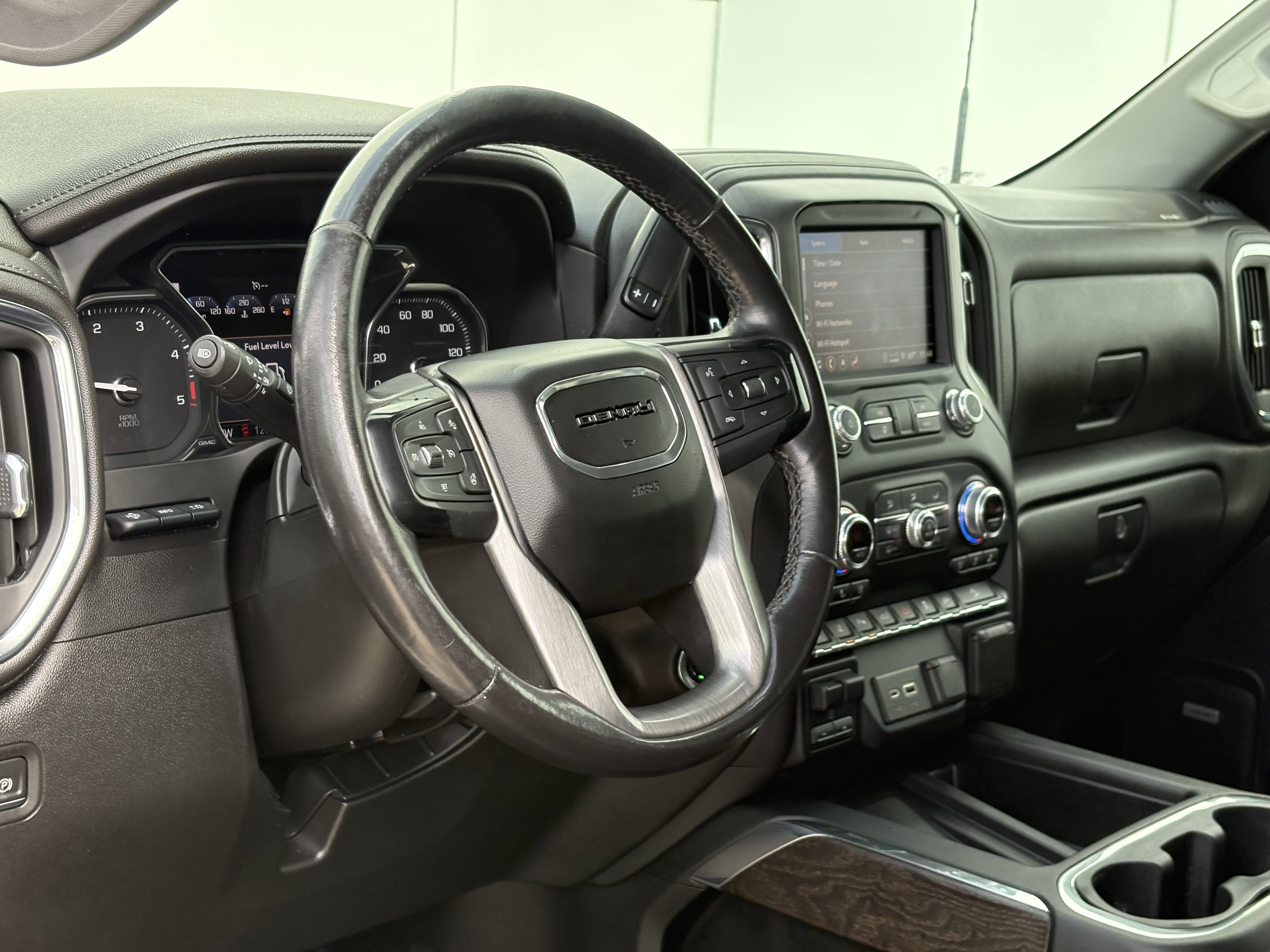 Used 2022 GMC Sierra 2500 Denali w/ Denali Ultimate Package AWD/4WD image 14