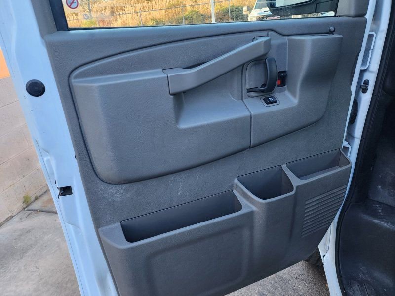 Used 2023 GMC Savana 2500 w/ Driver Convenience Package image 8