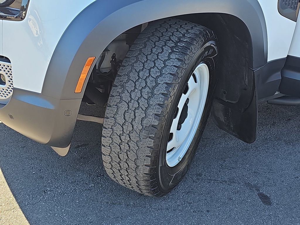 Used 2023 Land Rover Defender 110 S image 37