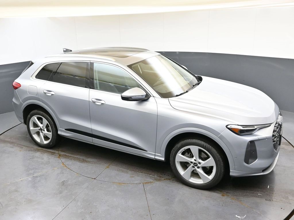 Used 2025 Audi Q5 Premium Plus w/ Premium Plus image 22