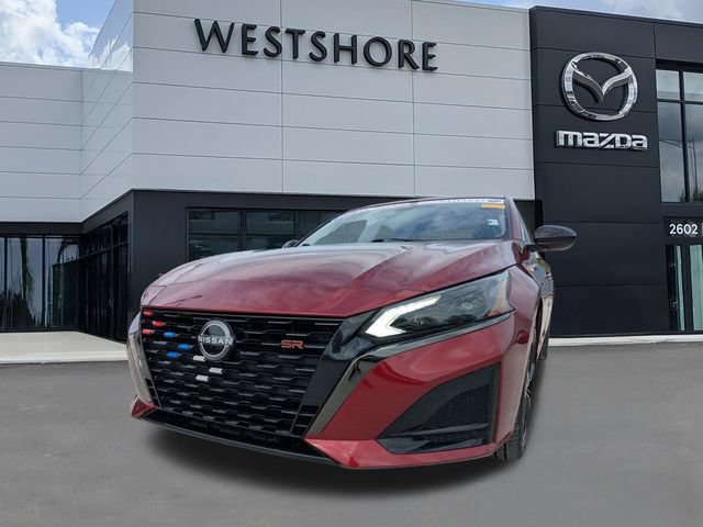 Used 2023 Nissan Altima 2.5 SR AWD/4WD image 7