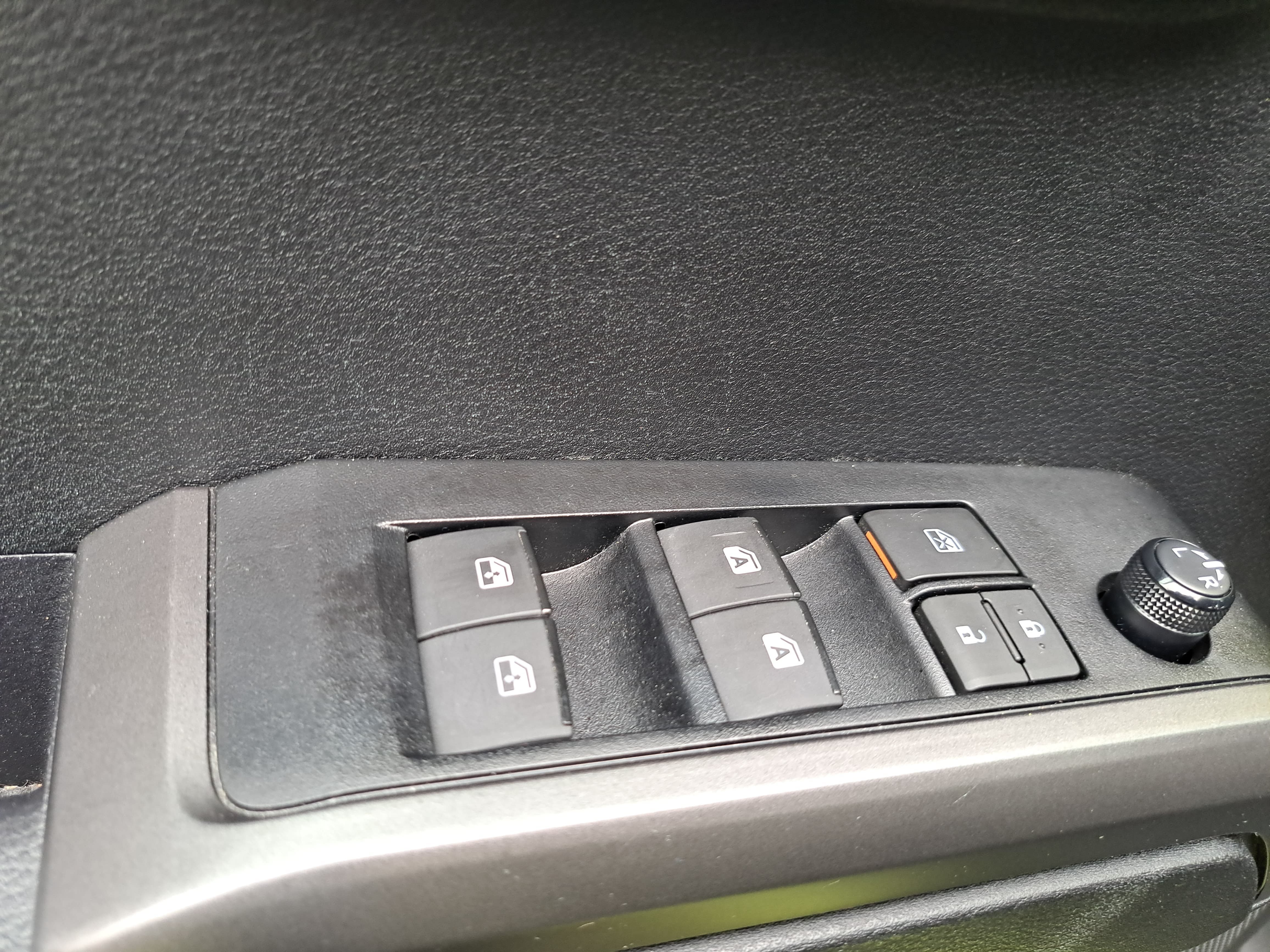 Used 2023 Toyota Tacoma TRD Off-Road w/ Technology Package AWD/4WD image 22