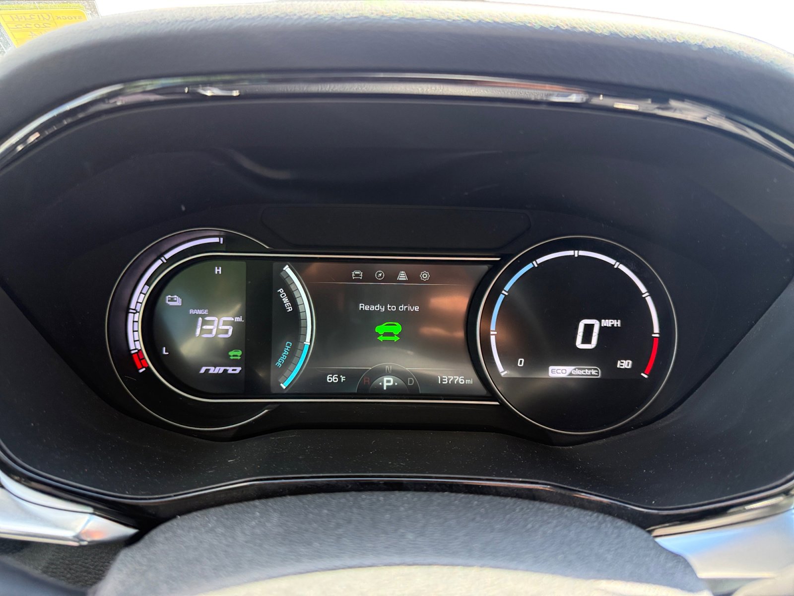 Used 2022 Kia Niro EX image 11