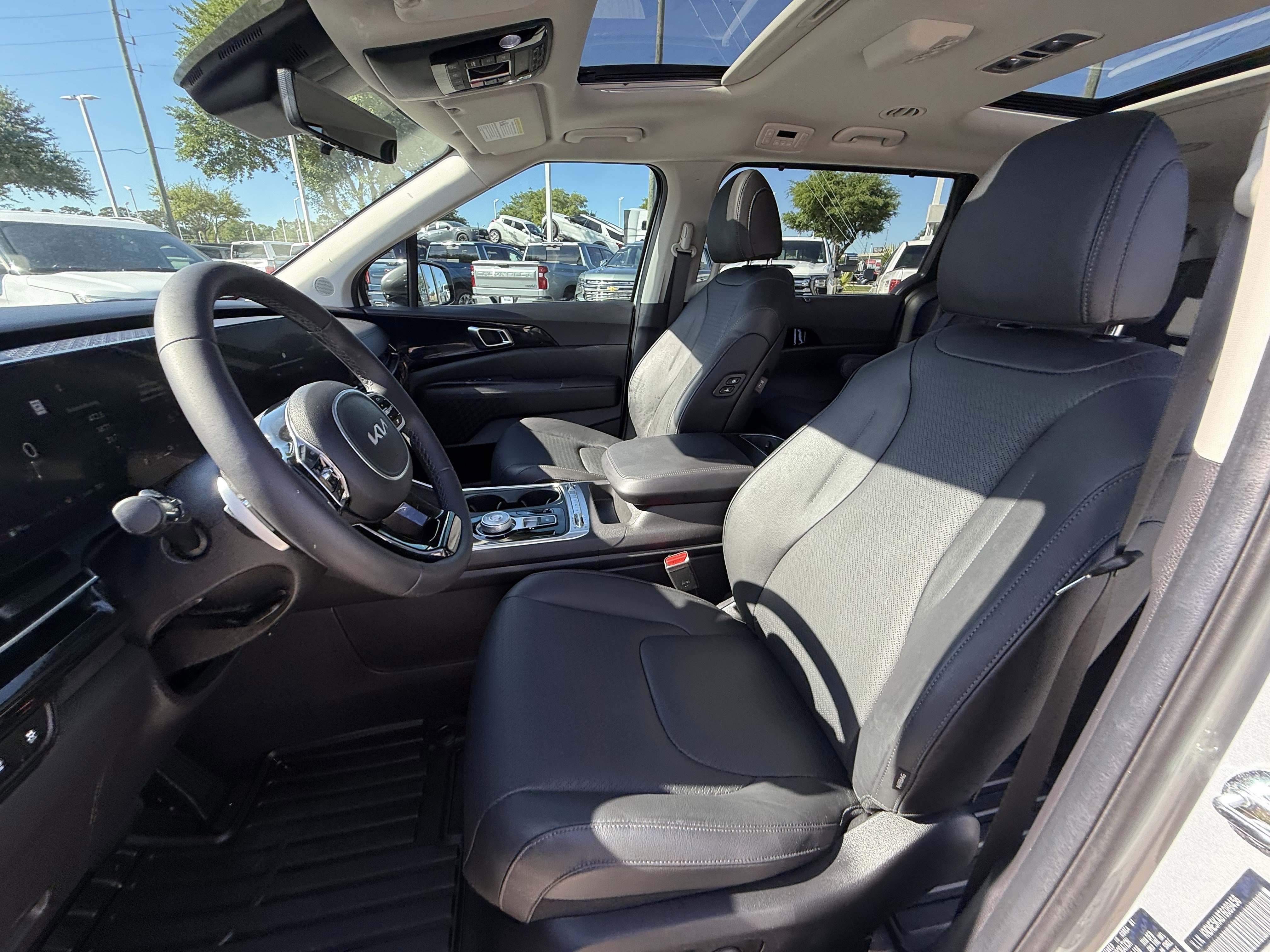 Used 2026 Kia Carnival SX Prestige image 27