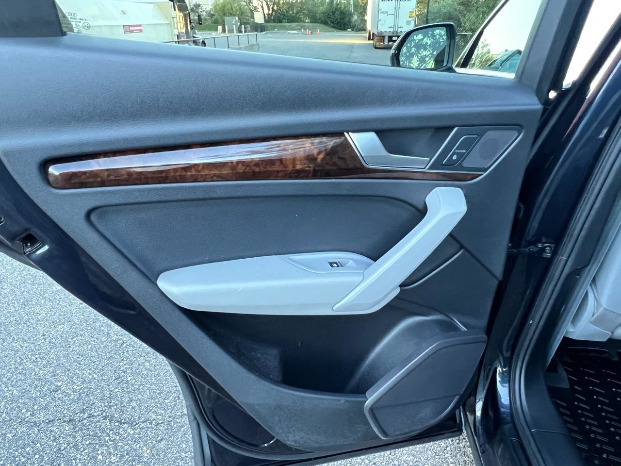 Used 2018 Audi Q5 2.0T Premium Plus w/ Premium Plus Package image 11