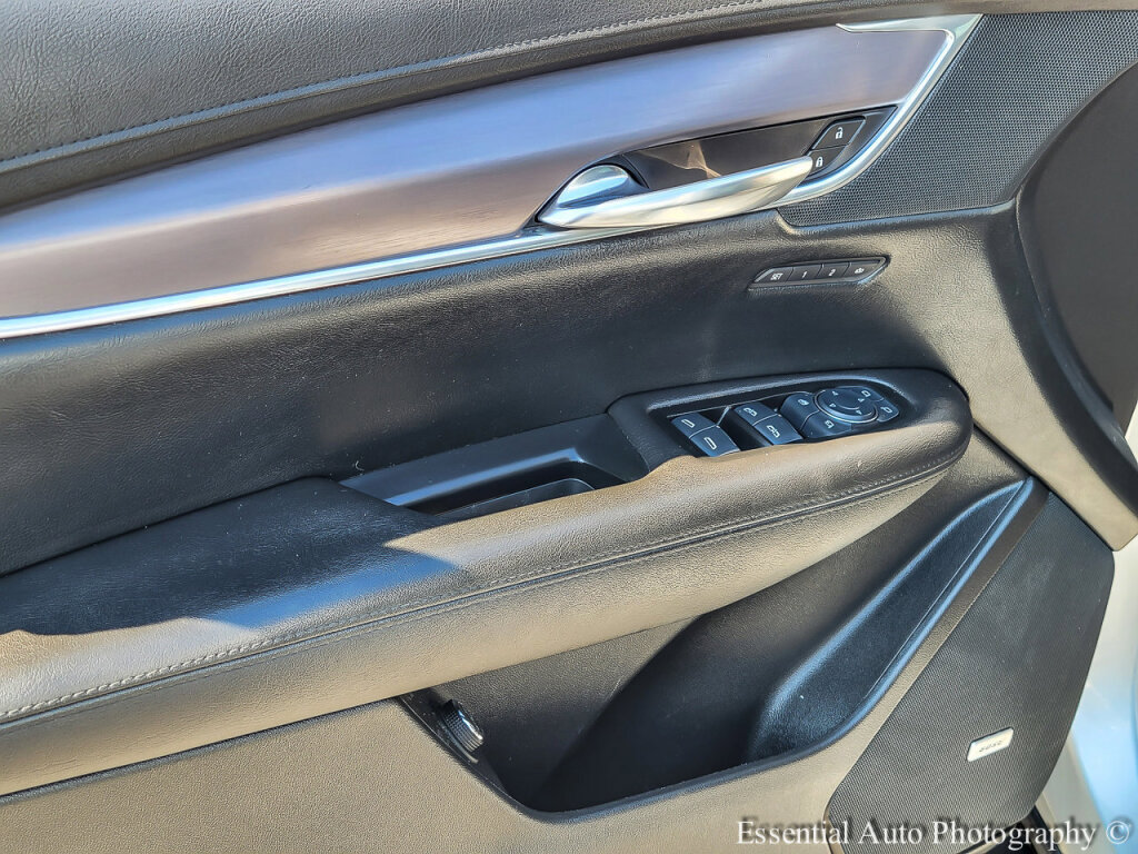 Used 2017 Cadillac XT5 Premium Luxury image 16