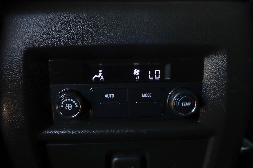 Used 2022 Chevrolet Traverse LT image 45