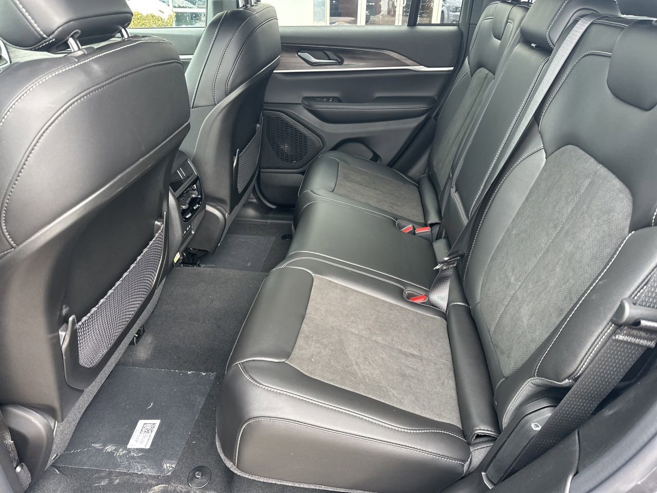 New 2026 Jeep Grand Cherokee Laredo image 12