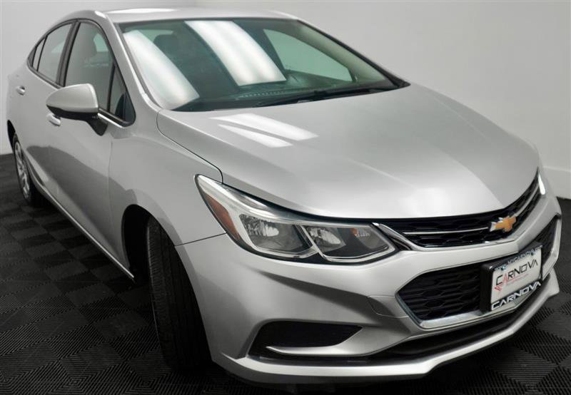 Used 2018 Chevrolet Cruze LS image 10
