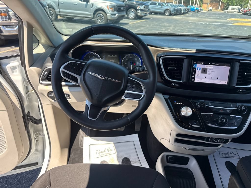 Used 2023 Chrysler Voyager LX FWD image 29