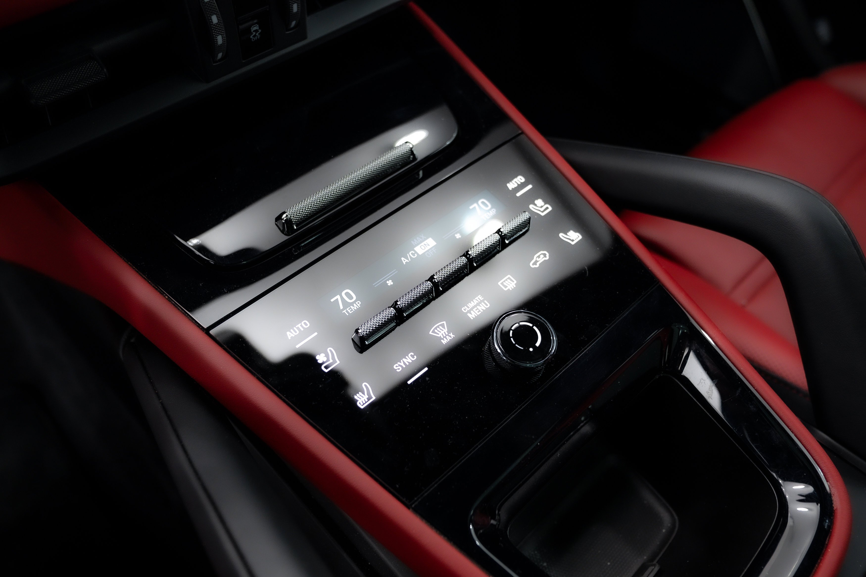 Certified 2025 Porsche Cayenne GTS AWD/4WD image 25