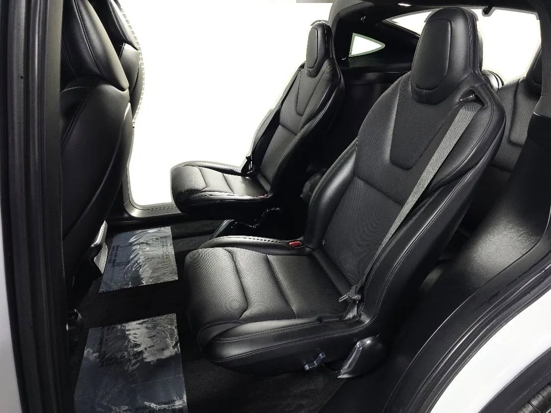 Used 2022 Tesla Model X image 10