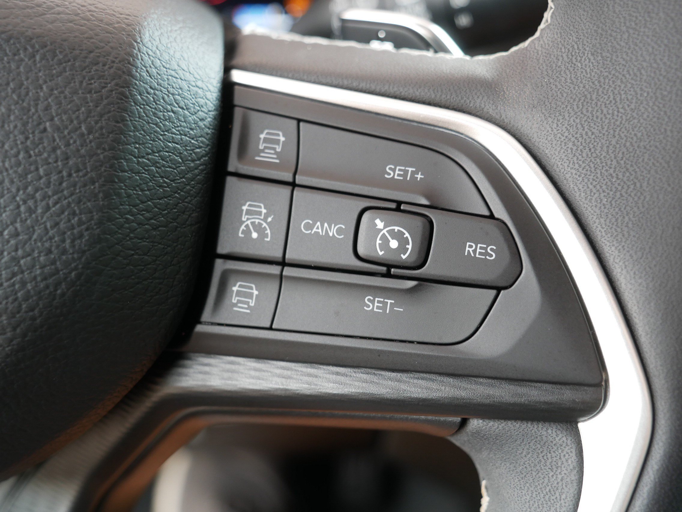 Used 2023 Jeep Grand Cherokee L Laredo AWD/4WD image 29