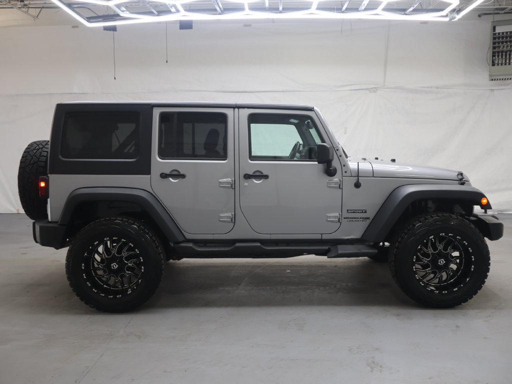 Used 2018 Jeep Wrangler Unlimited Sport S AWD/4WD image 8