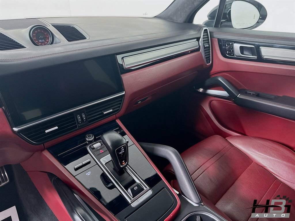 Used 2019 Porsche Cayenne Turbo w/ Premium Plus Package image 17