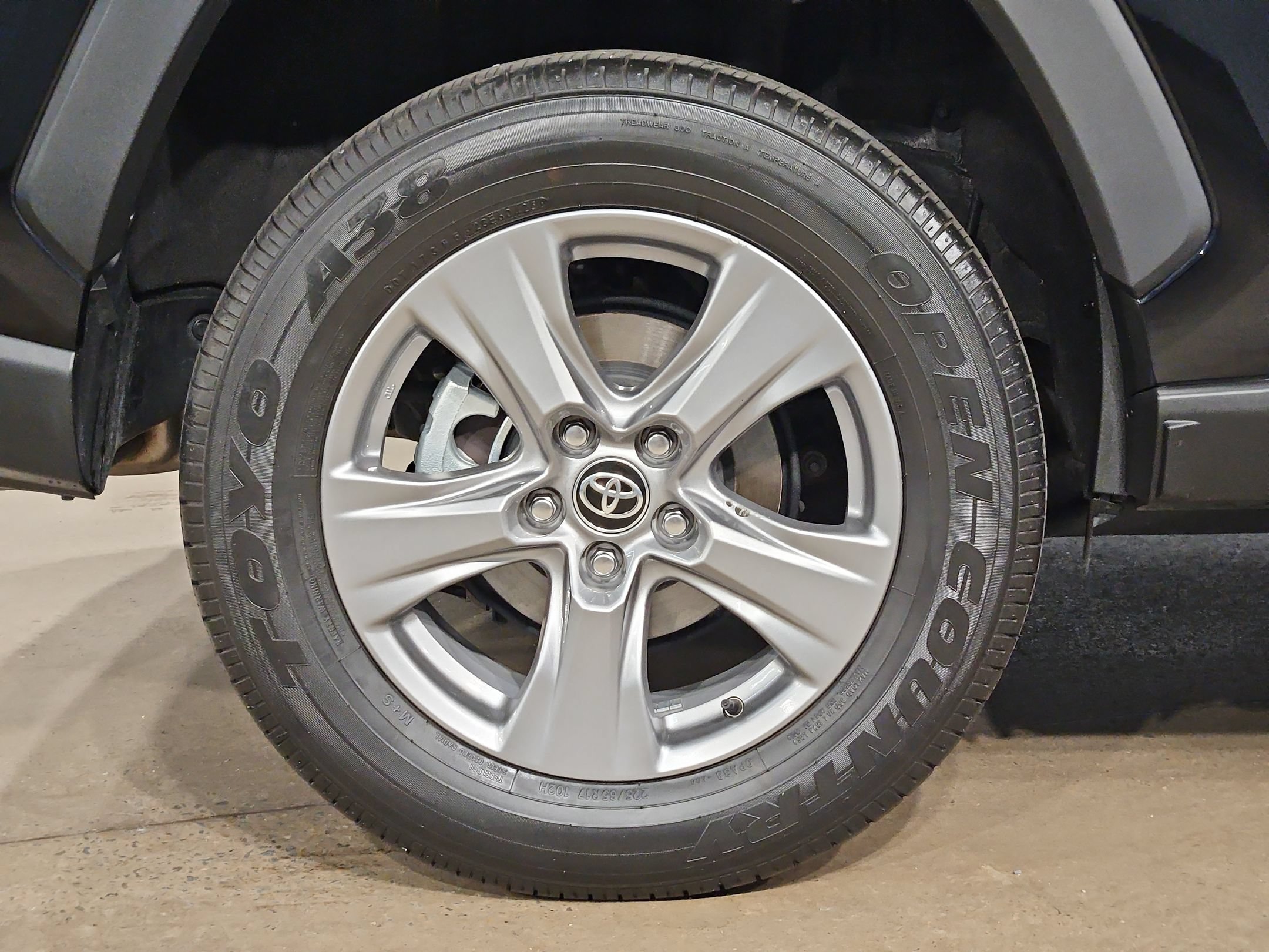 Used 2025 Toyota RAV4 XLE AWD/4WD image 17