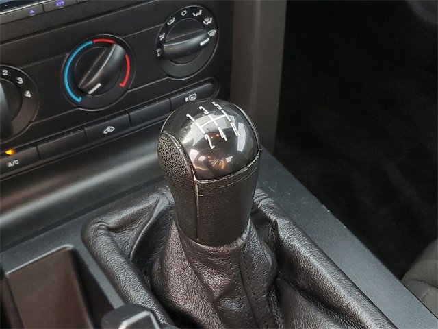 Used 2005 Ford Mustang Deluxe image 19