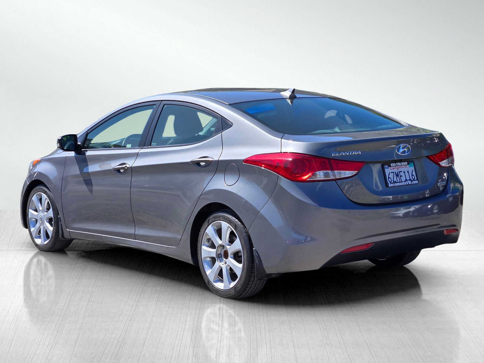 Used 2013 Hyundai Elantra Limited w/ Technology Pkg FWD image 6