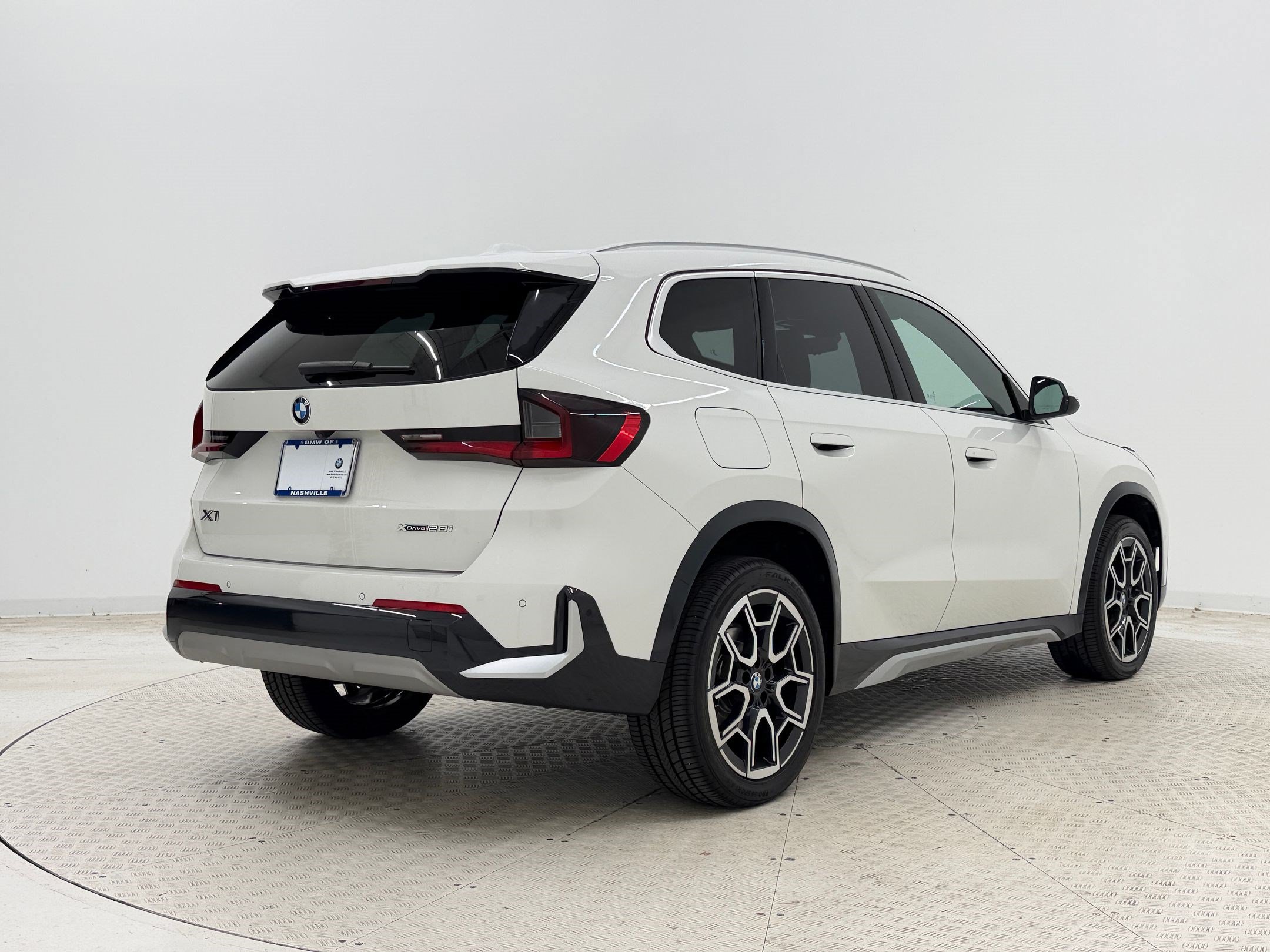 Used 2025 BMW X1 xDrive28i w/ Convenience Package AWD/4WD image 9