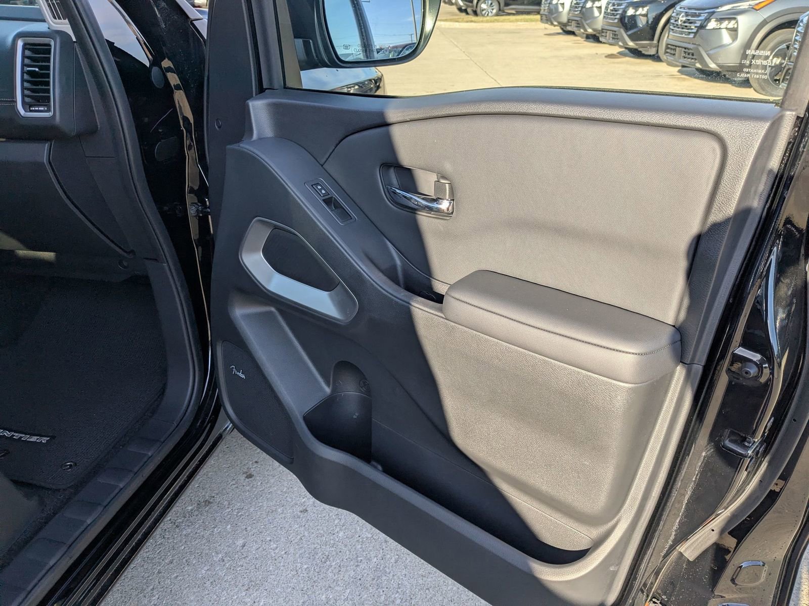 Certified 2024 Nissan Frontier SL w/ Technology Package image 32