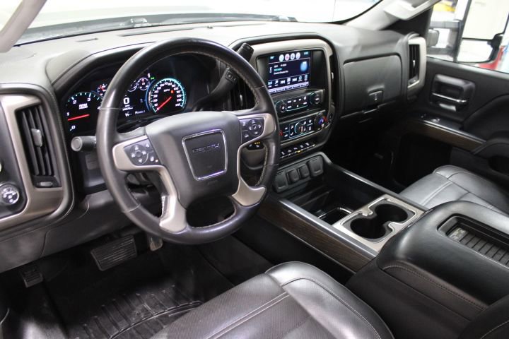 Used 2017 GMC Sierra 2500 Denali w/ Duramax Plus Package AWD/4WD image 44