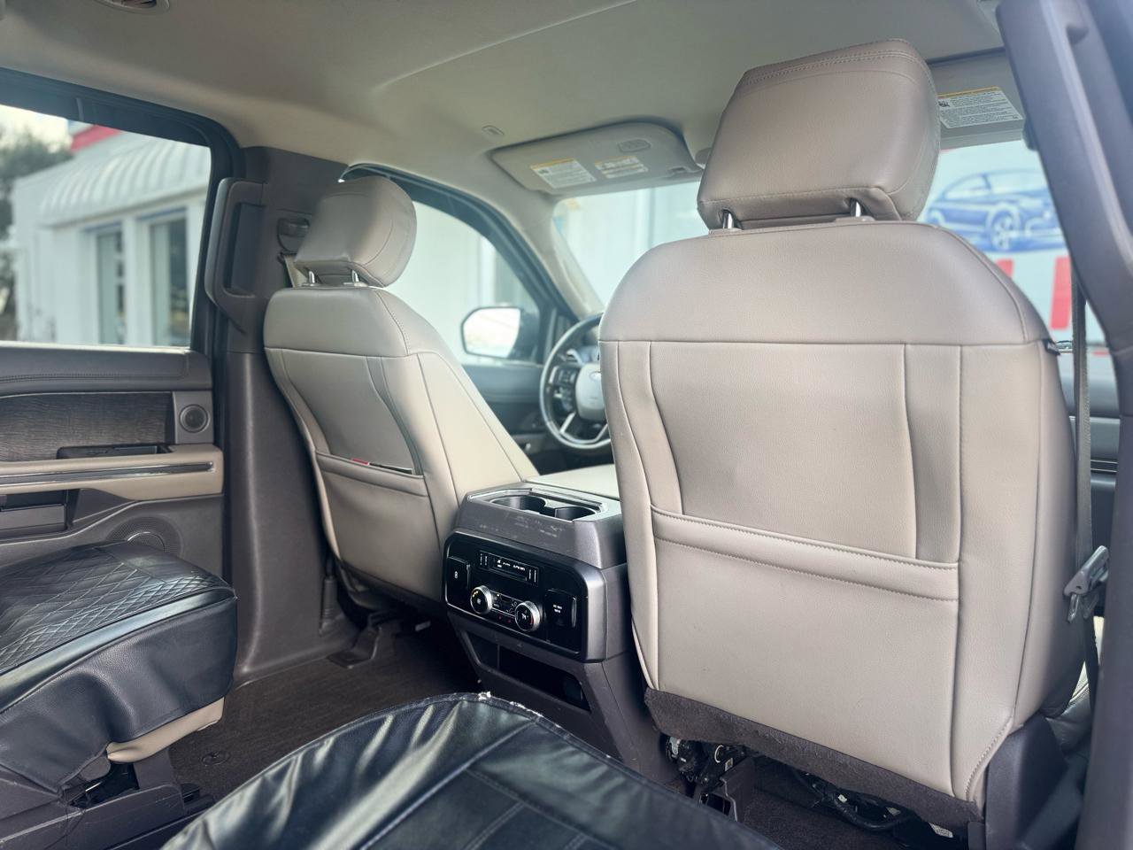 Used 2020 Ford Expedition Limited image 55