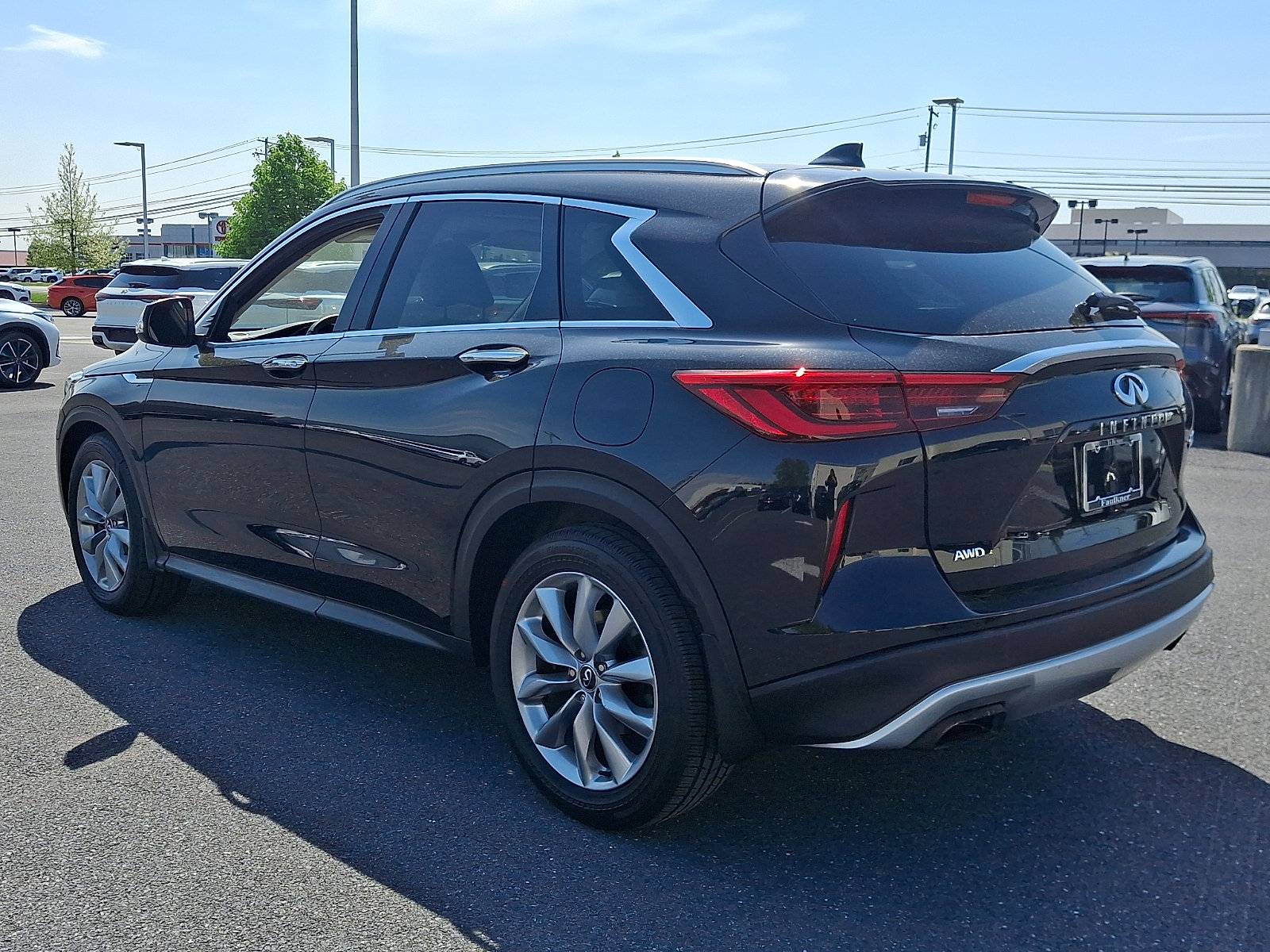 Used 2019 INFINITI QX50 Luxe w/ Navigation Package AWD/4WD image 4