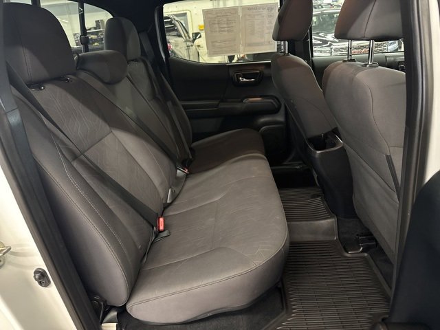 Used 2016 Toyota Tacoma TRD Sport image 24