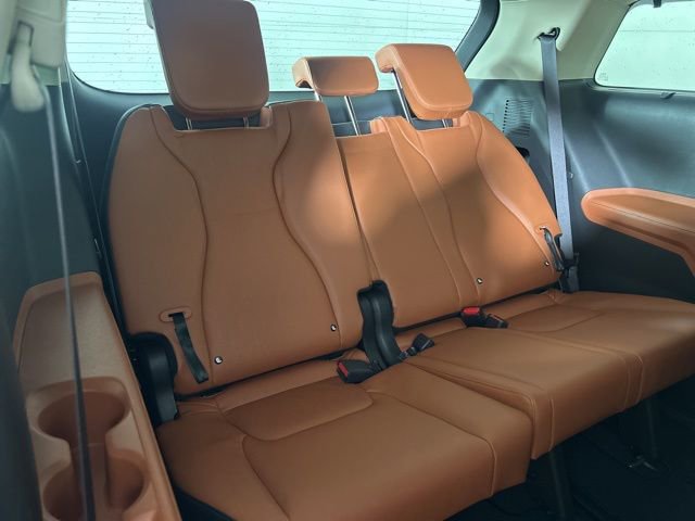 New 2026 Kia Carnival EX image 18
