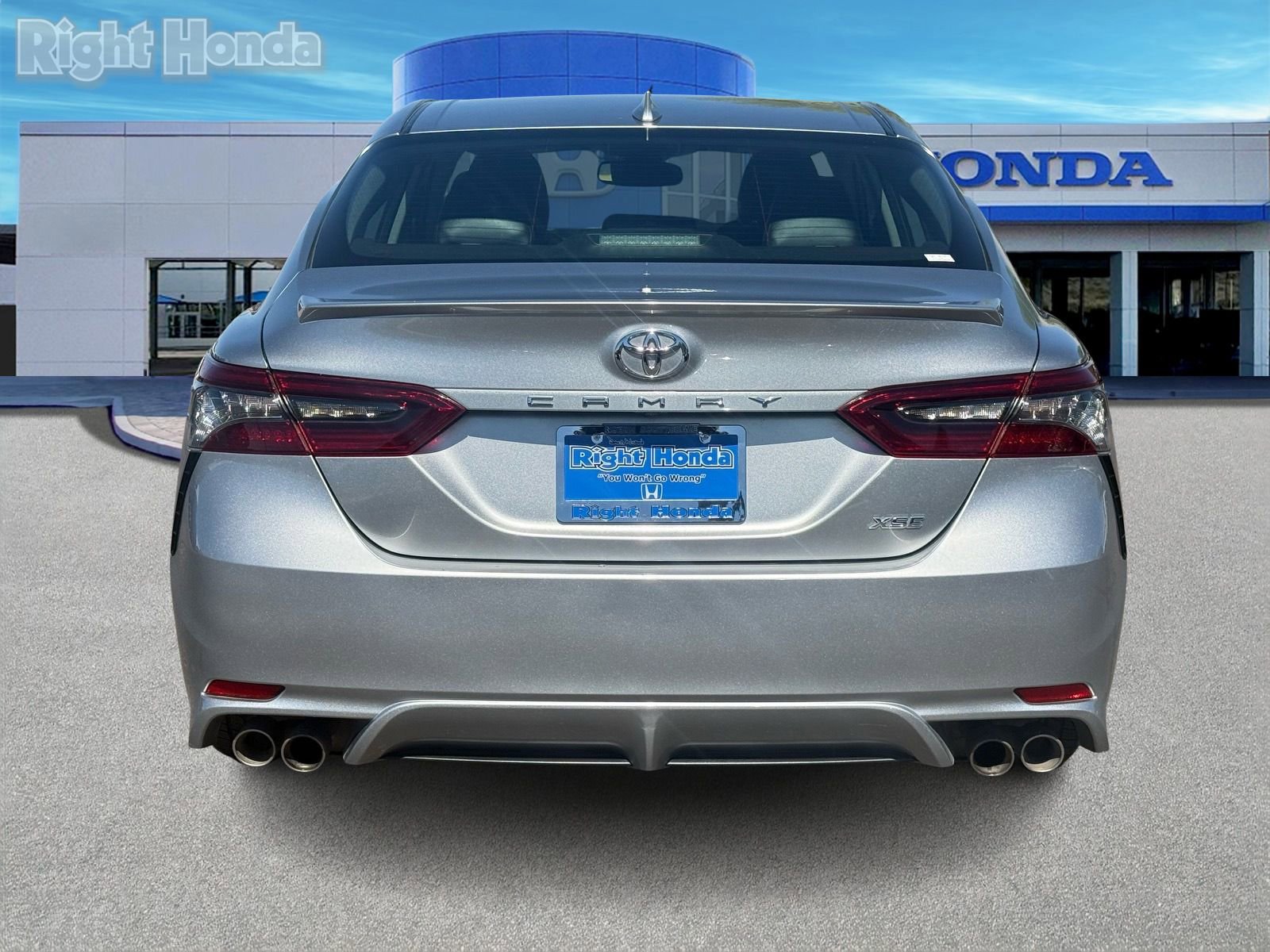 Used 2023 Toyota Camry XSE image 7