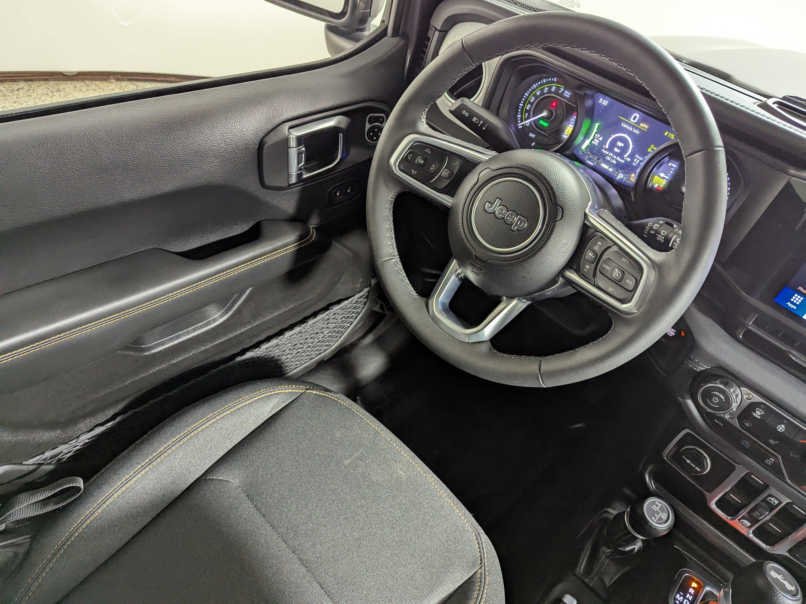 Used 2025 Jeep Wrangler Unlimited Sahara AWD/4WD image 10