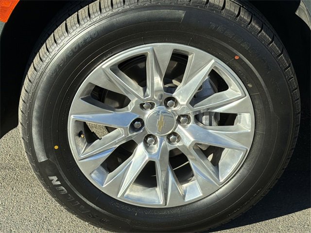 Used 2023 Chevrolet Suburban Premier image 17