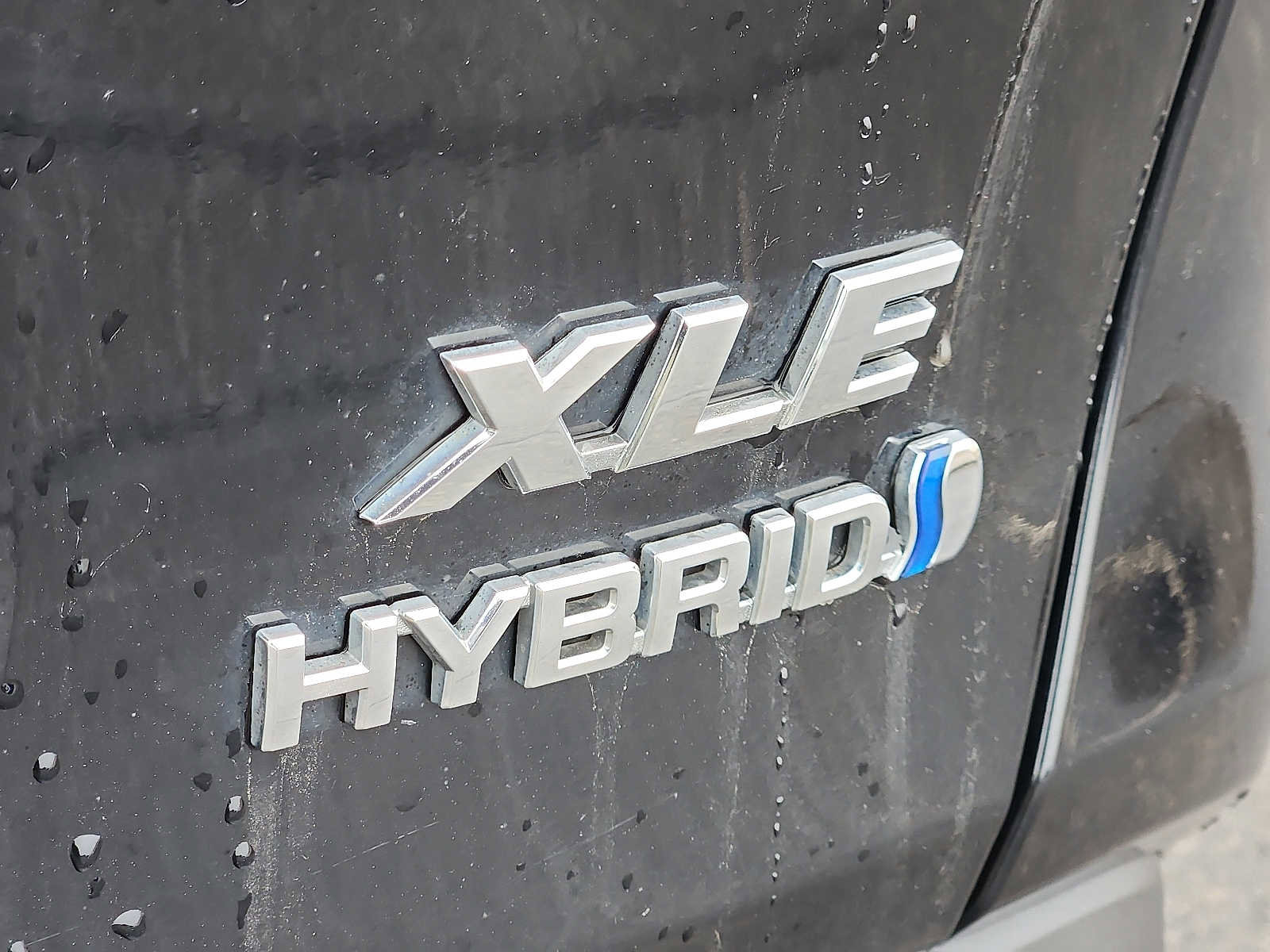 Used 2021 Toyota RAV4 XLE w/ XLE Grade Weather Package image 30