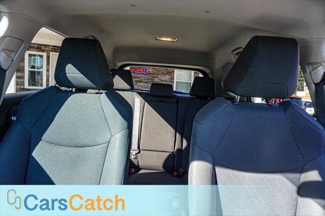 Used 2020 Toyota RAV4 LE image 19