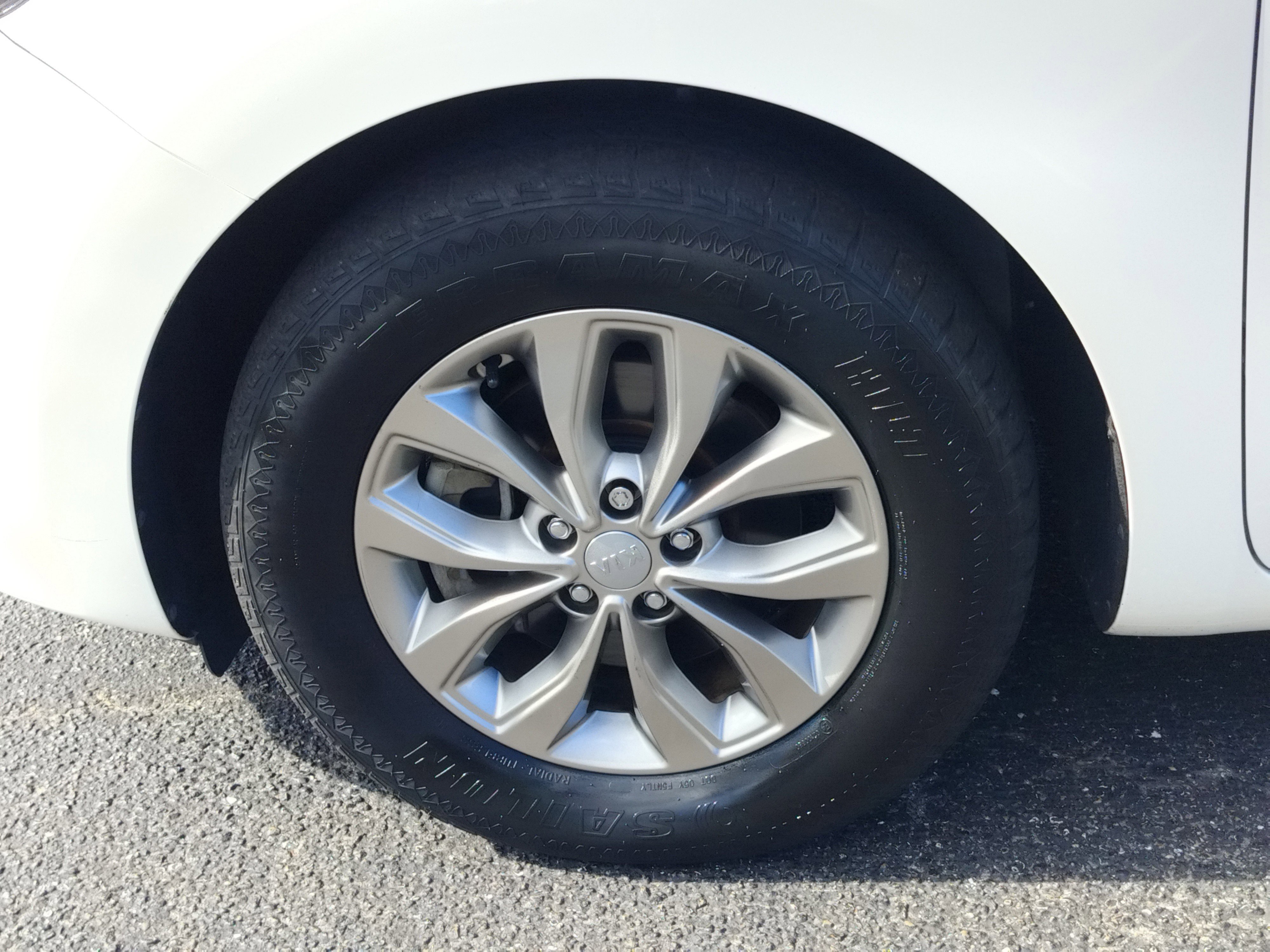 Used 2020 Kia Sedona L image 10