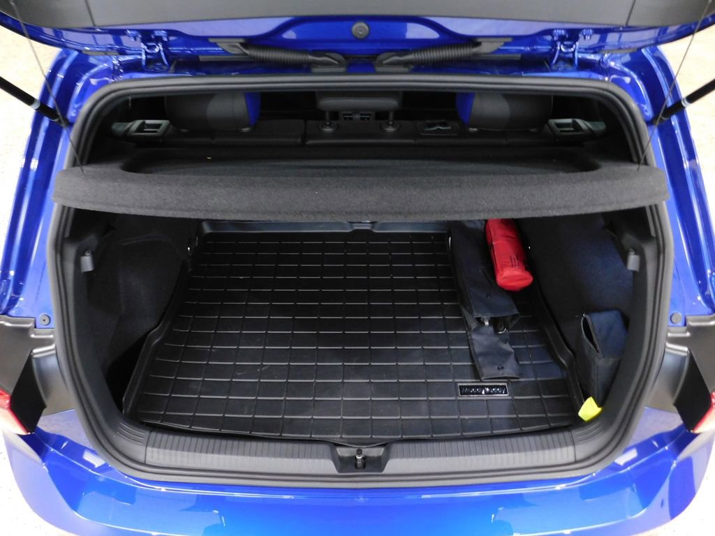 Used 2025 Volkswagen Golf R Black Edition image 86