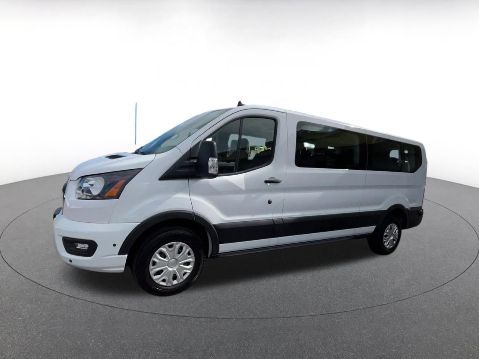 Used 2024 Ford Transit 350 XLT RWD image 8