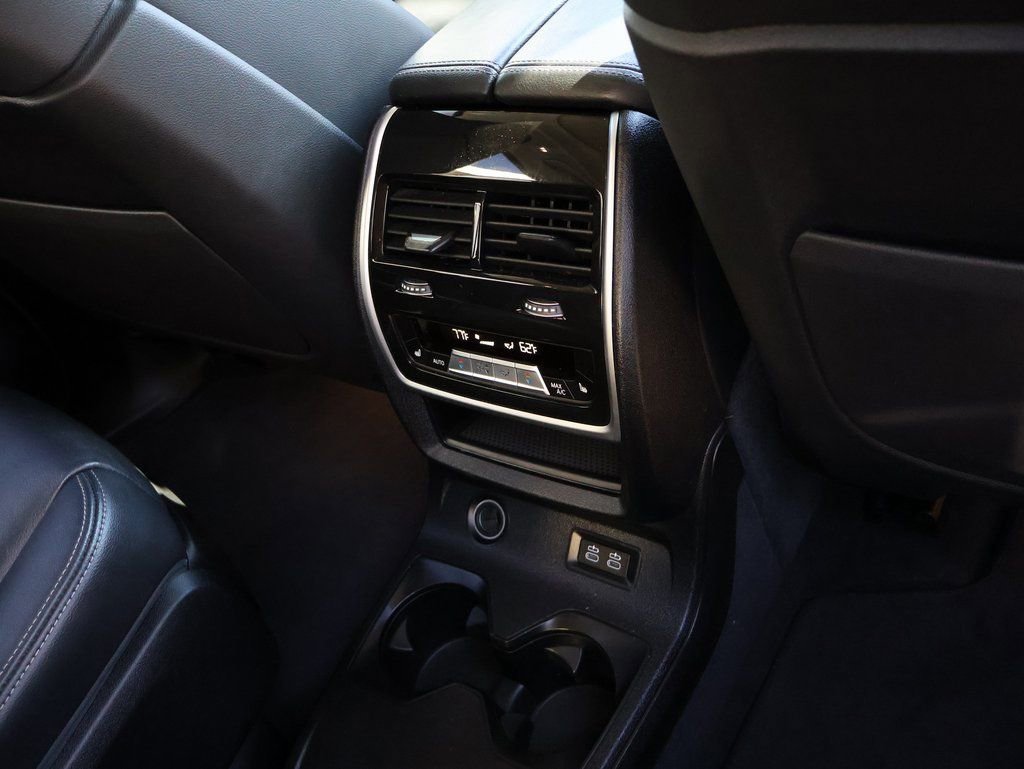 Used 2021 BMW X7 xDrive40i w/ Premium Package image 16