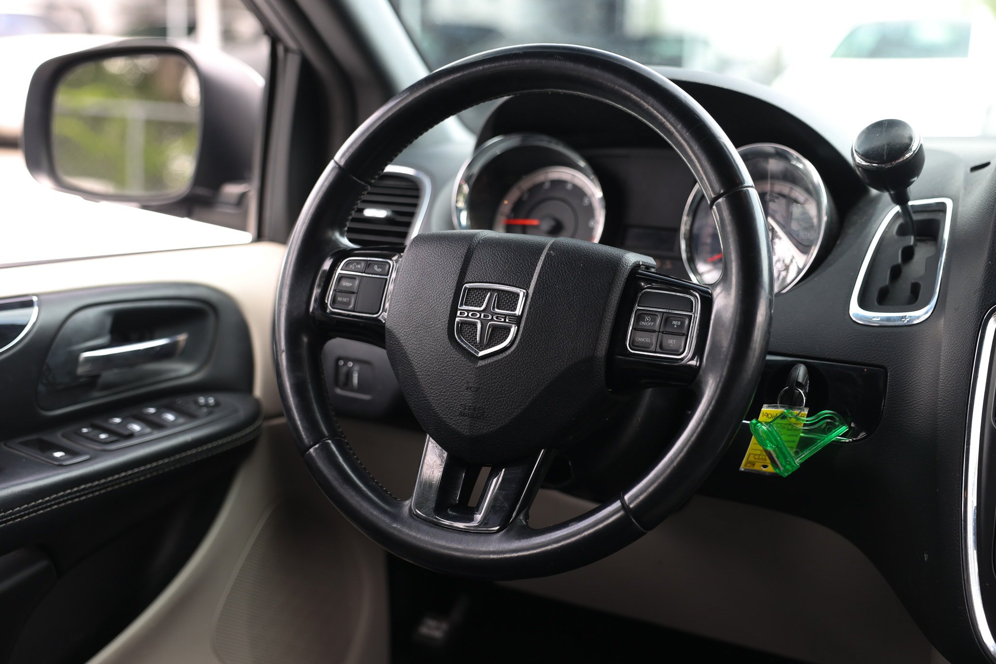 Used 2018 Dodge Grand Caravan SXT FWD image 32