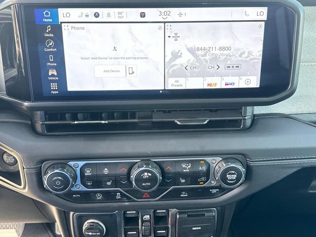 Used 2025 Jeep Wrangler Unlimited Sahara AWD/4WD image 30