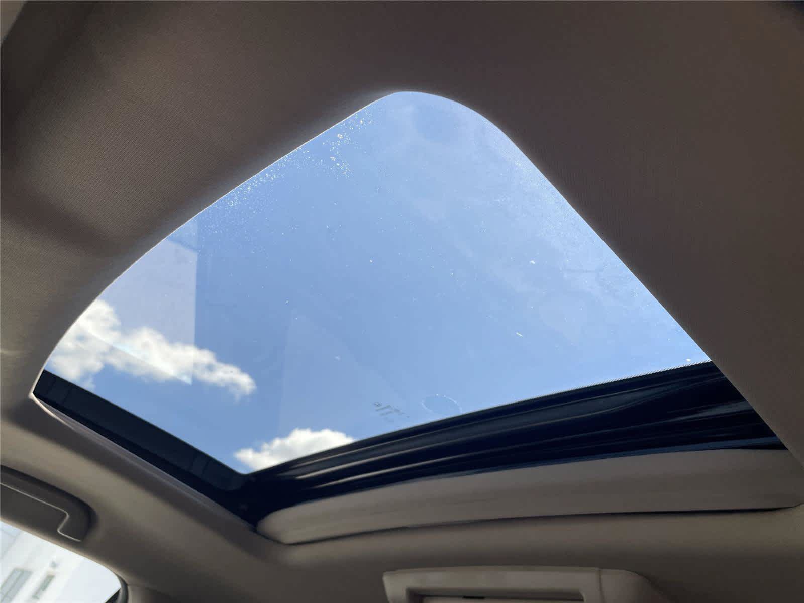 Used 2016 Honda Pilot Touring image 14