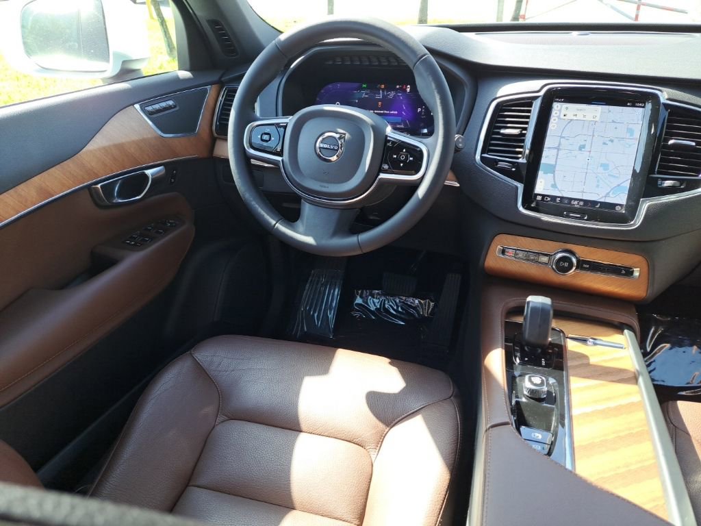 Used 2023 Volvo XC90 B6 Plus w/ Protection Package Premier image 9